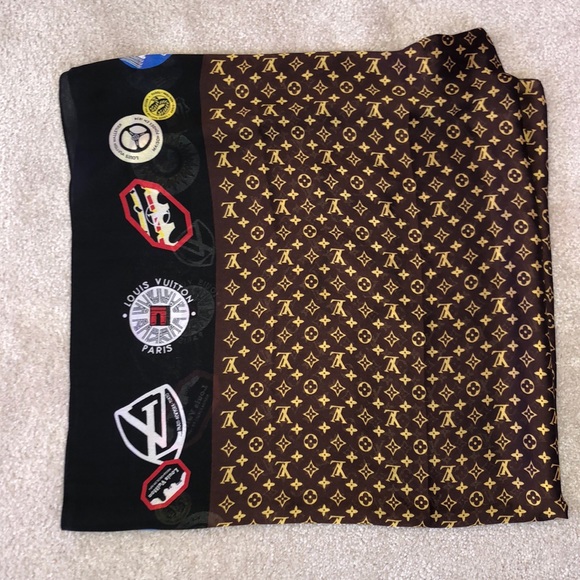 Louis Vuitton scarf - Picture 2 of 3